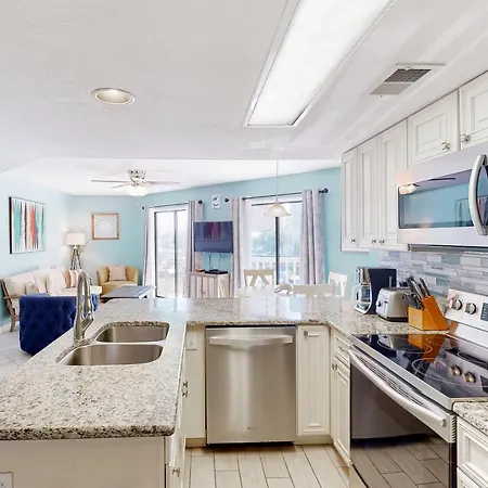 Regatta 105C Apartment